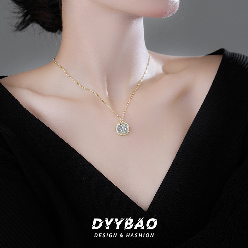 Collana con ciondolo ritratto in argento puro stile francese_voghion.com