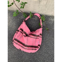 懦夫救星星毛绒绒单肩包粉色大容量帆布秋冬包包女格纹毛呢托特包