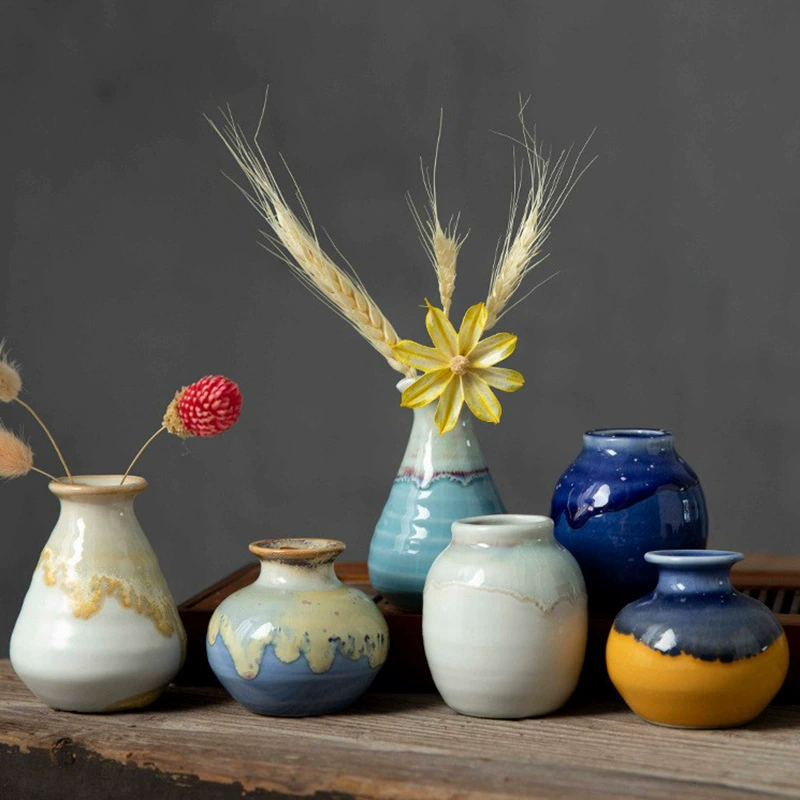 Creative small ceramic photography props flower-shaped, small vase