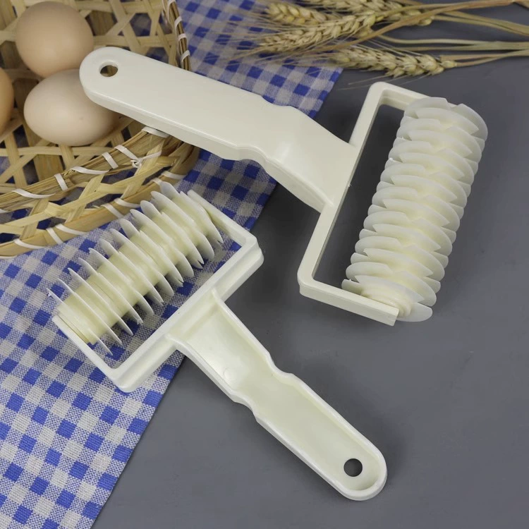 Plastic pull net knife biscuits pizza leather processing mold dough roller knife bread baking tool
