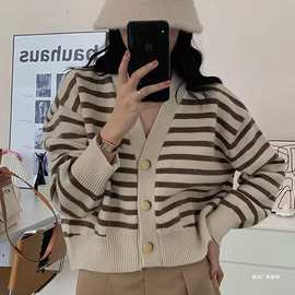 2026秋上新学院风条纹领针织衫女宽松设计感韩版开衫毛衣外套女