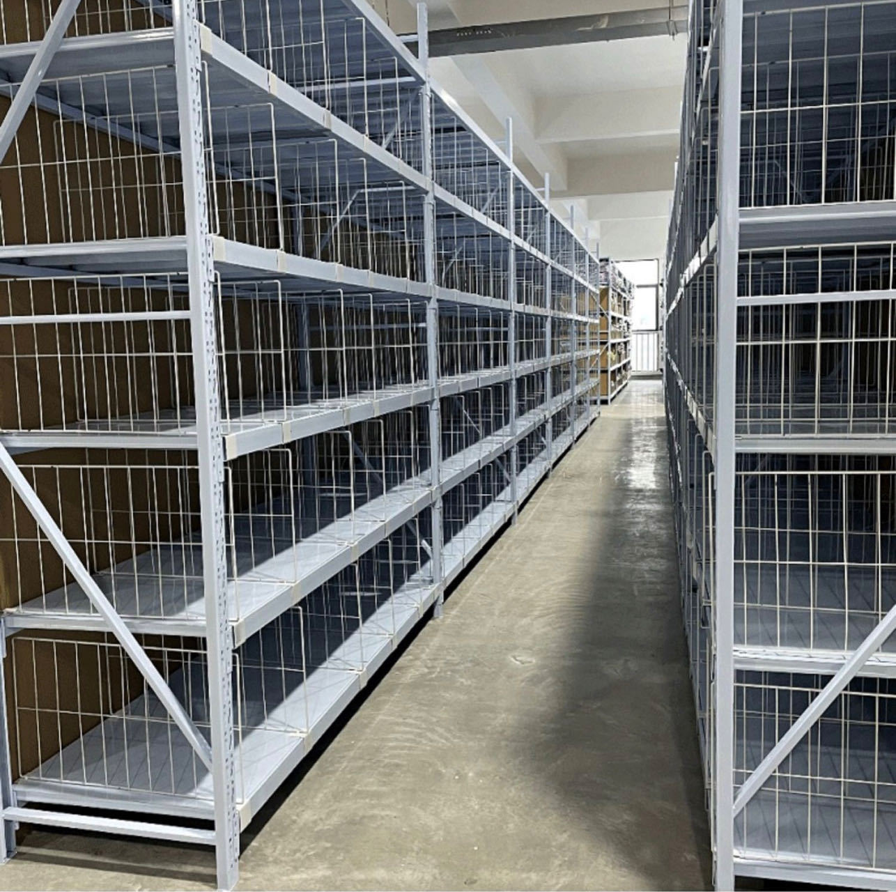 分隔板铁网货架隔离网 铁丝网围挡 异型网片 快递站货架隔网