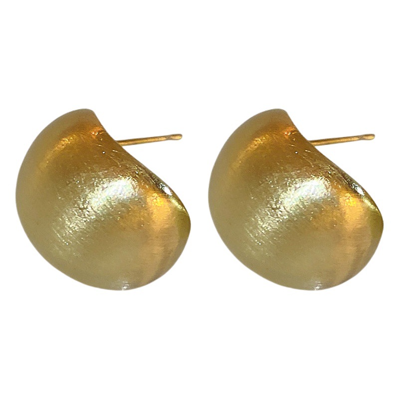 Pendientes de estilo frío de nicho europeo y americano de moda pendientes de diseño personalizado para mujer Pendientes de metal de aguja de plata estilo cepillado en forma de C