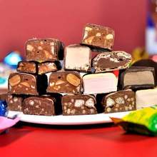 俄罗斯糖果混合装紫皮糖高端巧克力过年货喜糖零食批发工厂厂批发