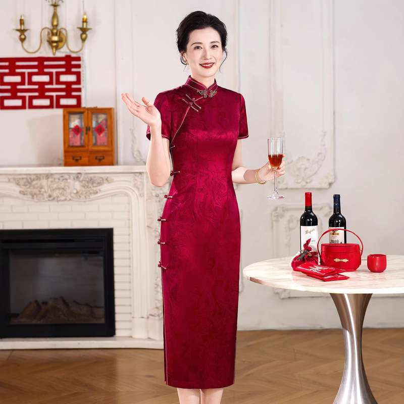 Elegant Wedding Banquet Dress for Mother-In-Law and Mother, High-End Acetate Jacquard Cheongsam in Burgundy, Chinese Style, Petite Size, 2026 New Model Elegant Wedding Banquet Dress for Mother-In-Law and Mother, High-End Acetate Jacquard Cheongsam in Burgundy, Chinese Style, Petite Size, 2026 New Model