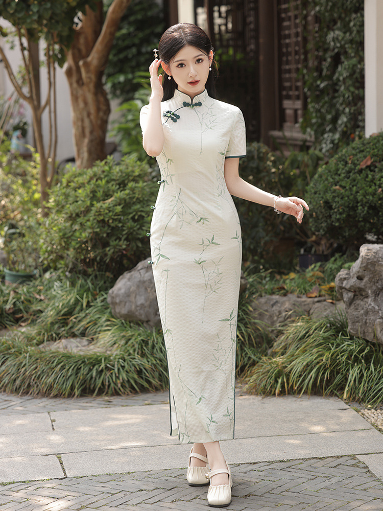 1087
