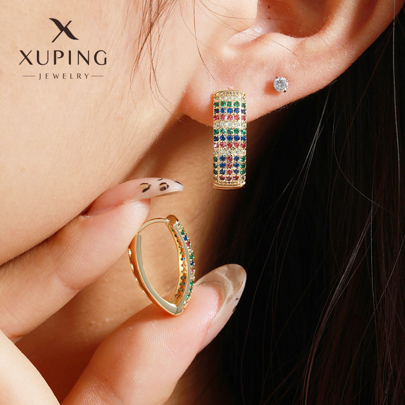 Joyería Xuking colorido micro con incrustaciones de circonio joya artificial en forma de V pendientes de temperamento pendientes al por mayor pendientes de moda europea y americana