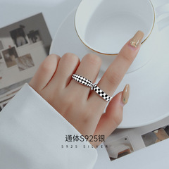 Ring in Black and White Checkered Pattern with S925 Silver, Women's Simple Personality Chessboard Ring, Index Finger Ring, Cool and Trendy Style