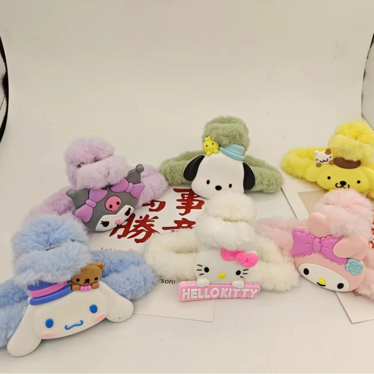 El clip de tiburón en línea es famoso. Clip de dibujos animados femeninos. Jade Gui Perro Kulomi. Estudiante detrás de la cabeza. Clip de pelo.