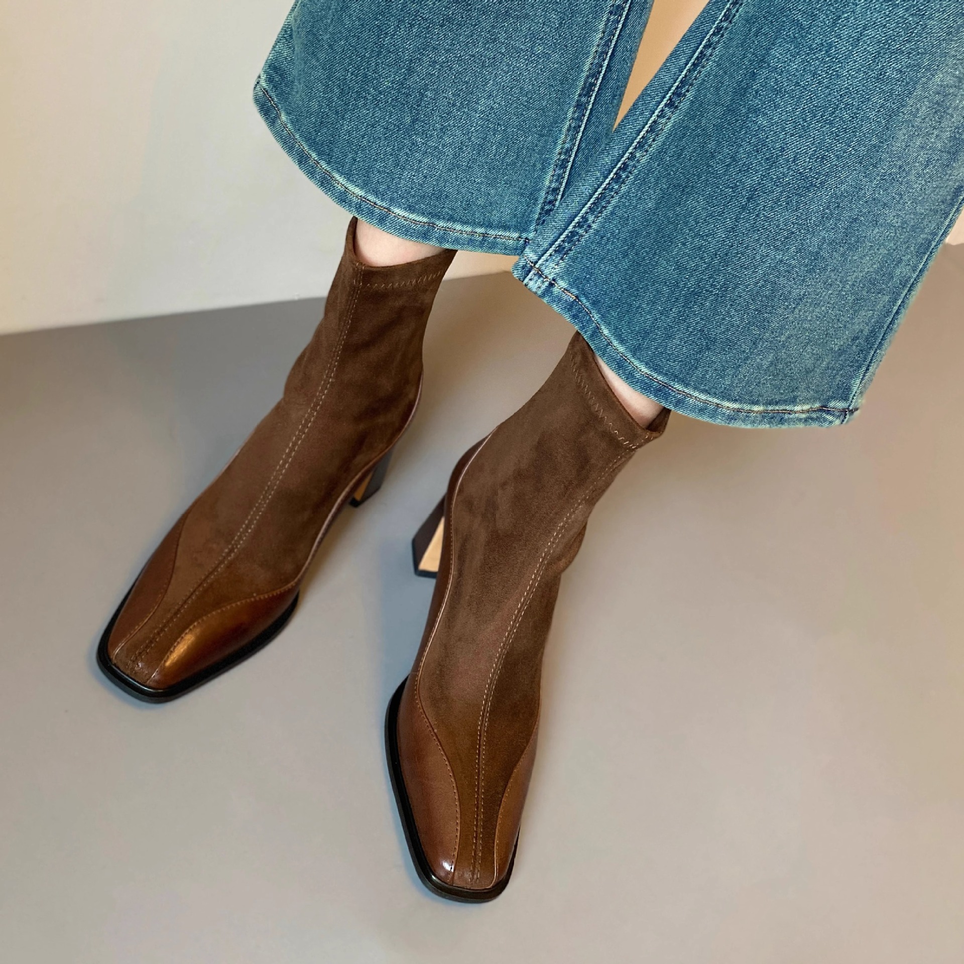 다크 브라운 [플러스 벨벳]