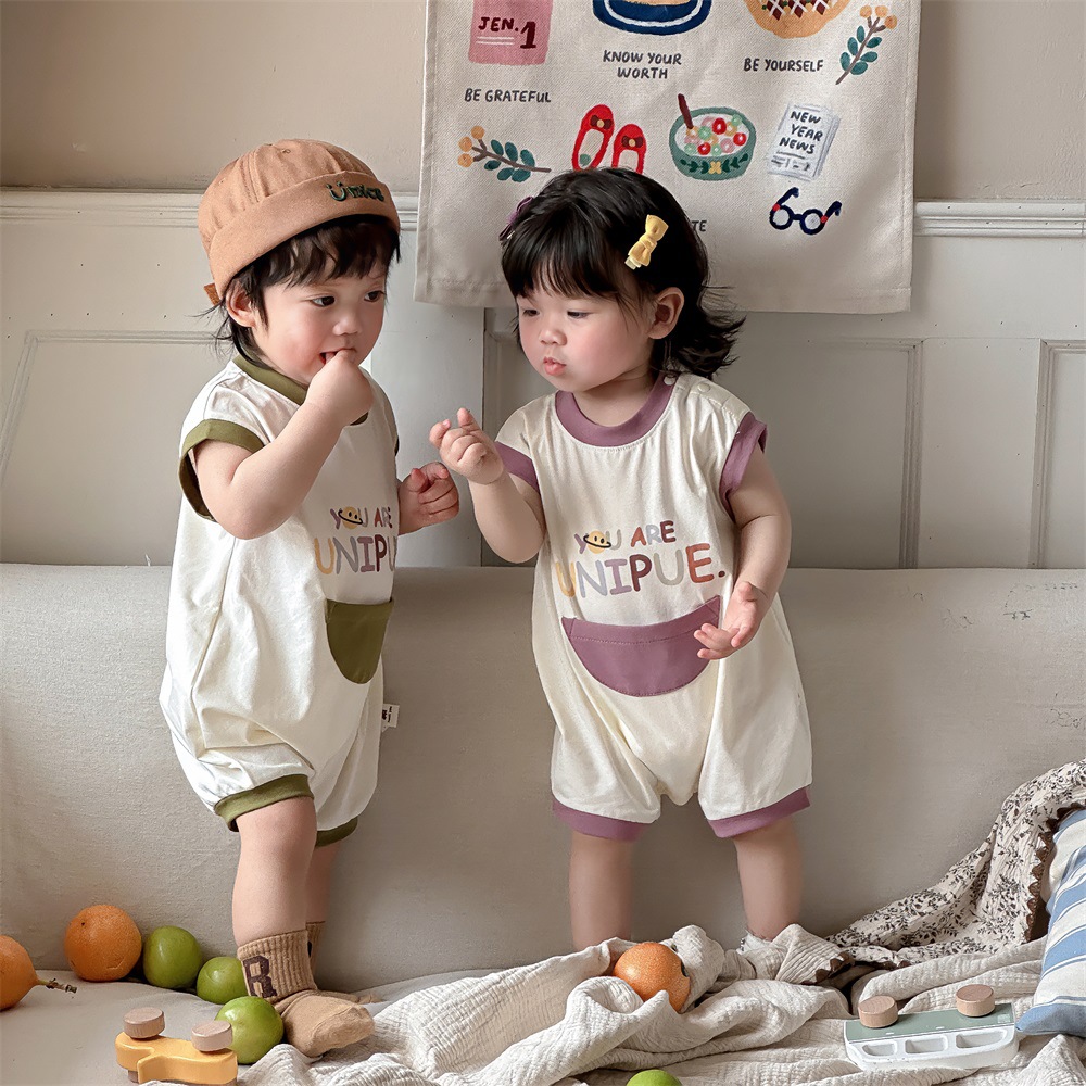 2024 nuevo verano hombres y mujeres bebé gatear traje dopamina dibujos animados ins viento contraste letras bolsillo bebé mameluco 1