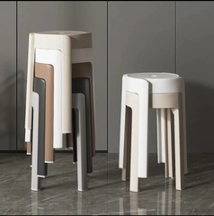 プラスチックスツールは家庭用のベンチを厚くすることができます。