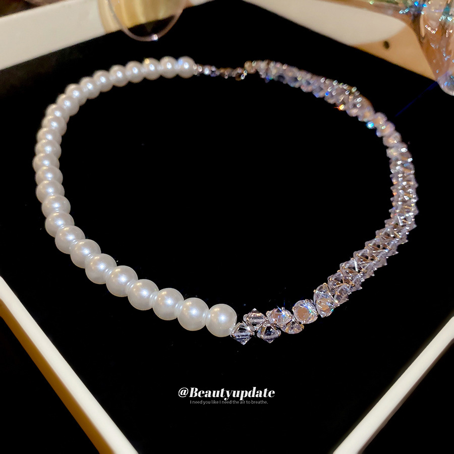 Collar colgante de perlas de circón de lujo ligero francés, diseño simple, cadena de clavícula de todo fósforo de moda, collar de alta gama de nicho