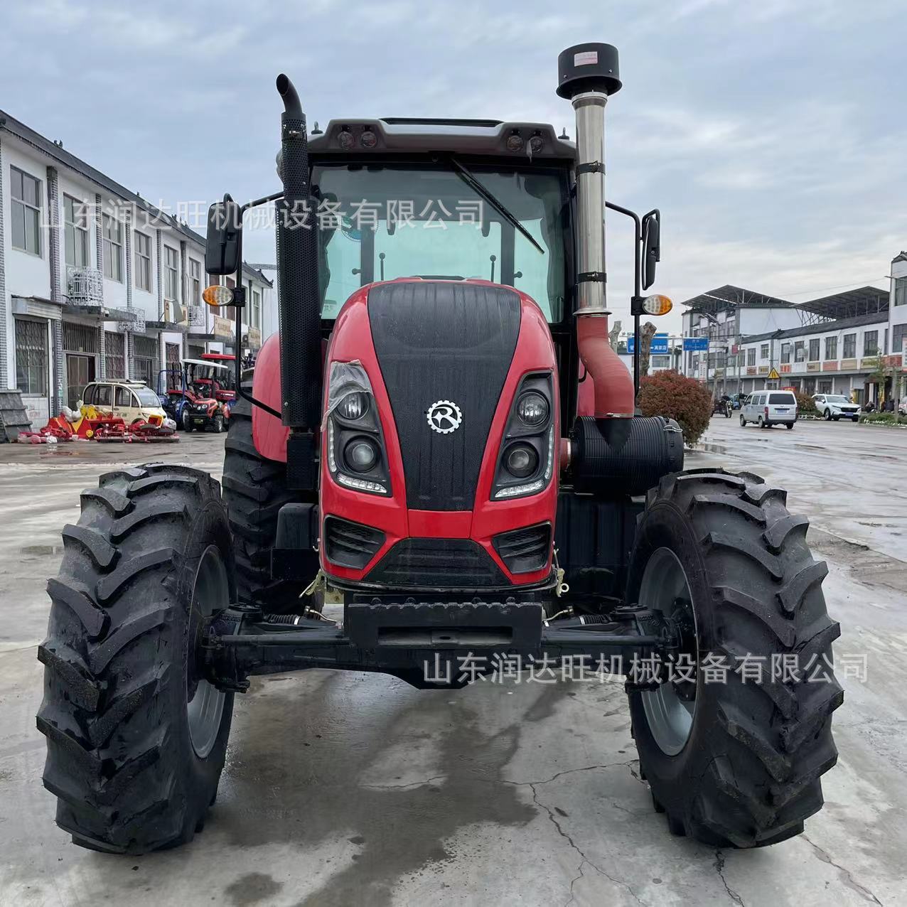 大型2004-A农用六缸拖拉机 四驱开荒松土拖拉机 大底盘轮式拖拉机