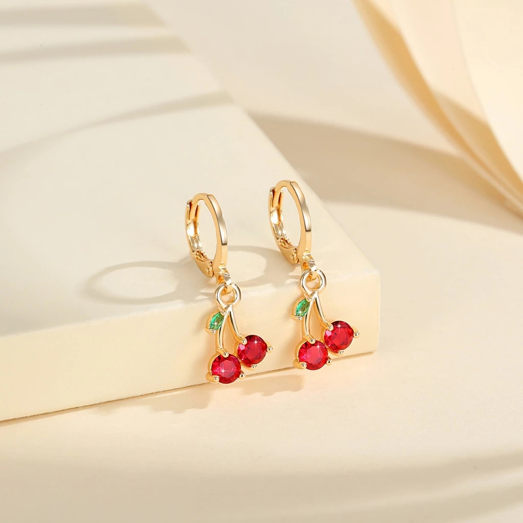 Moda transfronteriza encantadora o colgante de cadena de cereza colgante de cadena de clavícula nicho de diseño sensación de conjunto de auriculares de rubí