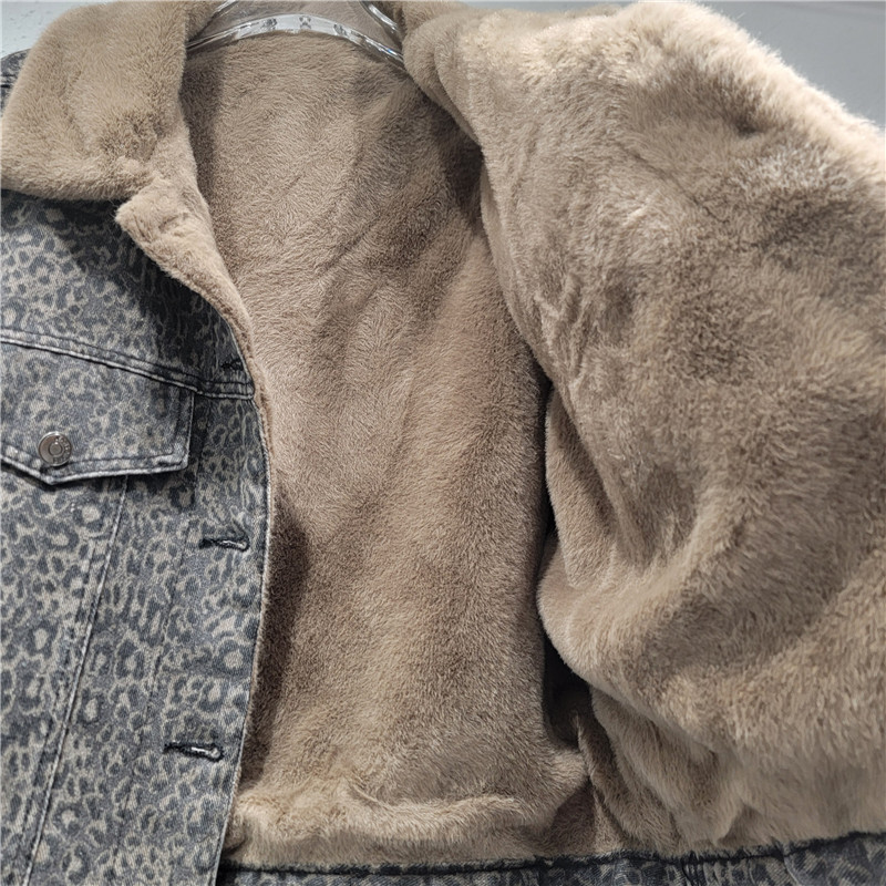Alta sensación de productos europeos de imitación de estriado denim grueso chaqueta corta para mujeres 2025 invierno nuevo chaqueta caliente delgada image 4