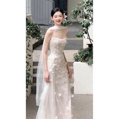超仙白色鱼尾轻婚纱新娘森系旅拍轻奢小众出门纱抹胸气质订婚礼服