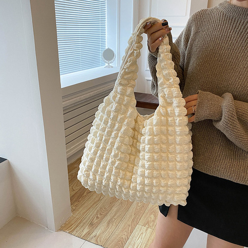 This year's popular fashion simple temperament commuter pleated bag women's  single shoulder armpit bag portable bucket bag trend