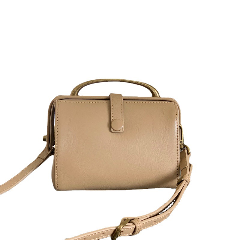 Wholesale Women's Large Capacity Crossbody Bag, Vintage Casual Vegetable Tanned Leather Doctor Bag, Commuter Handbag & Shoulder Bag - Thumbnail 5