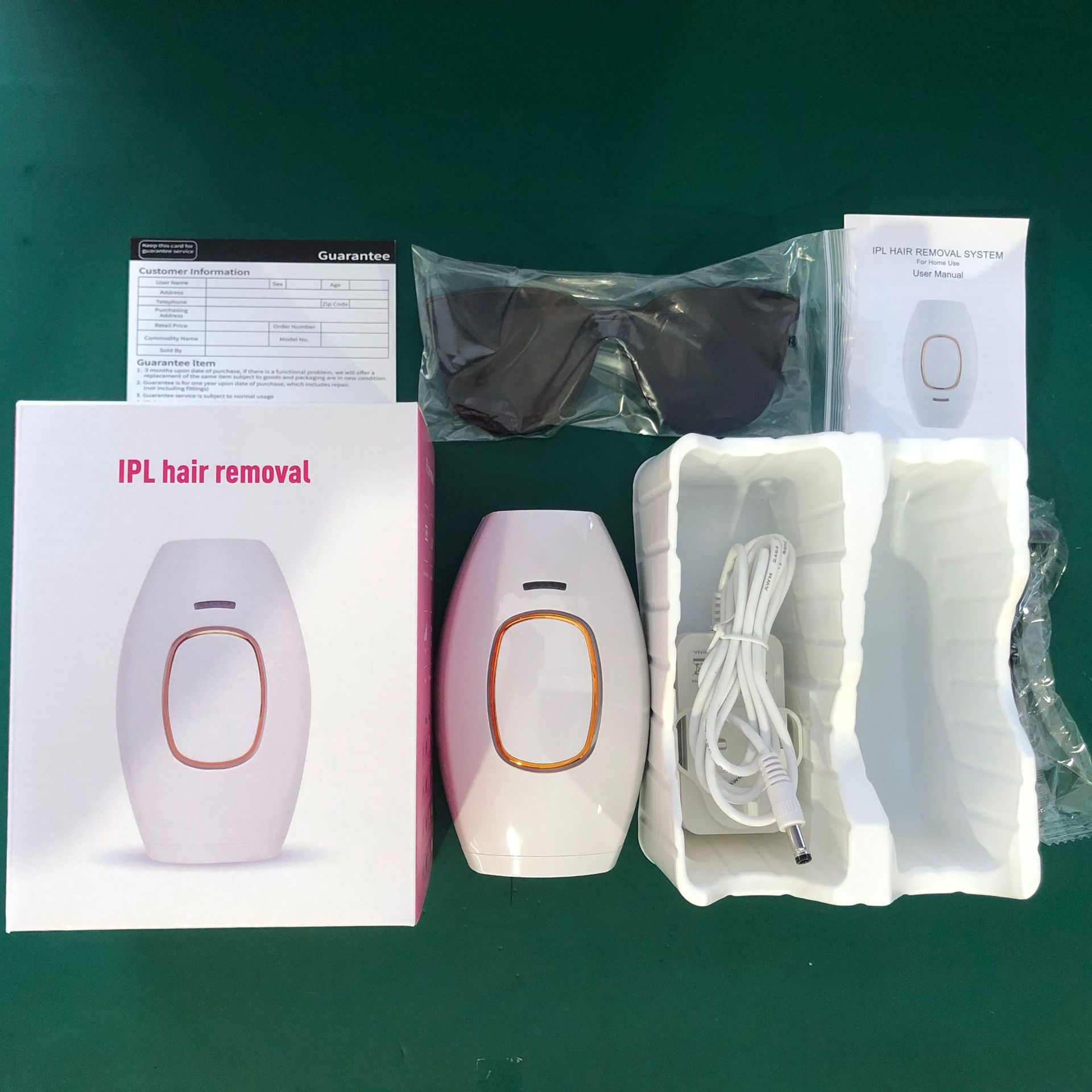 흰색 카드 상자