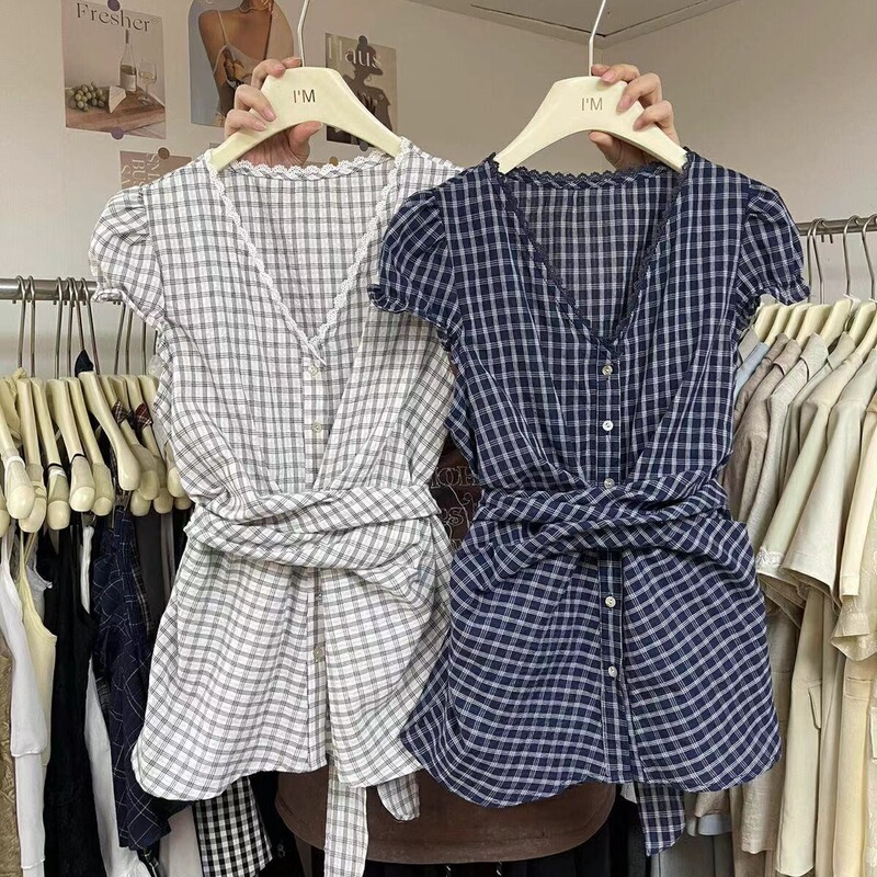 2025 New Summer Korean Style Design V Neck Twist Strap Plaid Short-Sleeved Shirt Women's Puff Sleeve Top Trendy