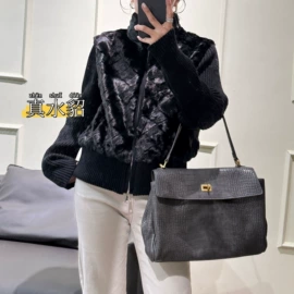 皮草;女式毛呢外套;女式皮衣