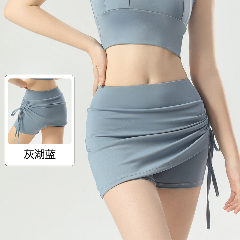 女性用の新しいしわのあるスポーツスカート、露出防止、ハイウエスト、ヒップリフティング、ランニング、偽ツーピースヨガタイトフィットネスパンツ、夏|undefined