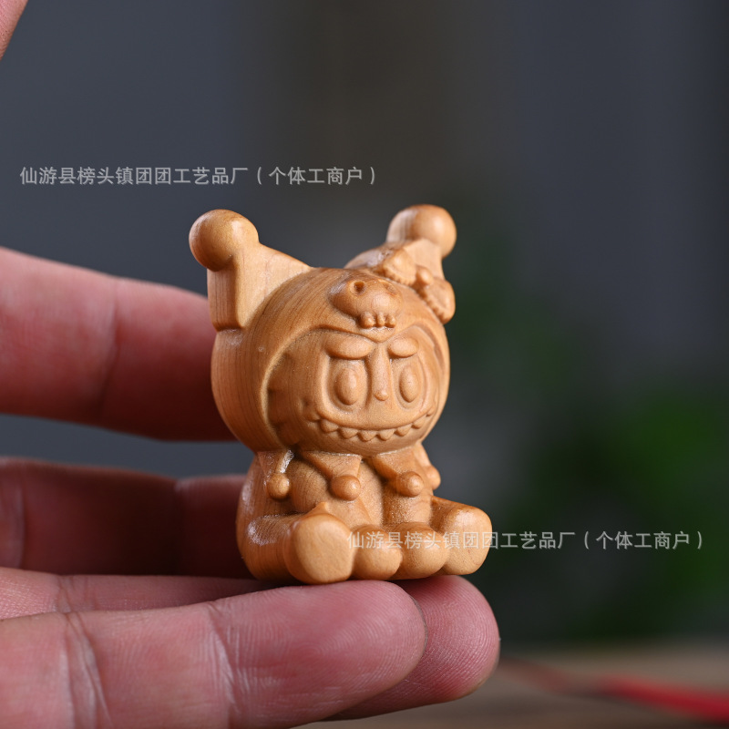 シダーウッドカボチャラブブナイトシャー歯のない木製漫画かわいい人形クリエイティブホームデスクトップ装飾品卸売|undefined