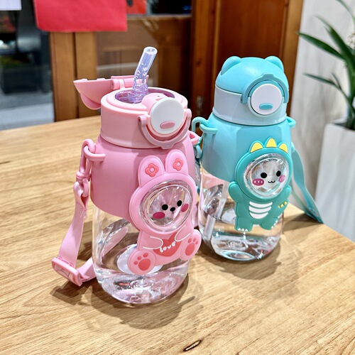 High-quality appearance boys and girls cartoon cups portable anti-fall summer children plastic straw water cup new cute
