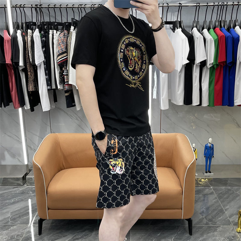 2026 European Summer Fashion Casual Men's Suit Light Luxury Personalized Printed Handsome Men's Top and Shorts Two-Piece Set