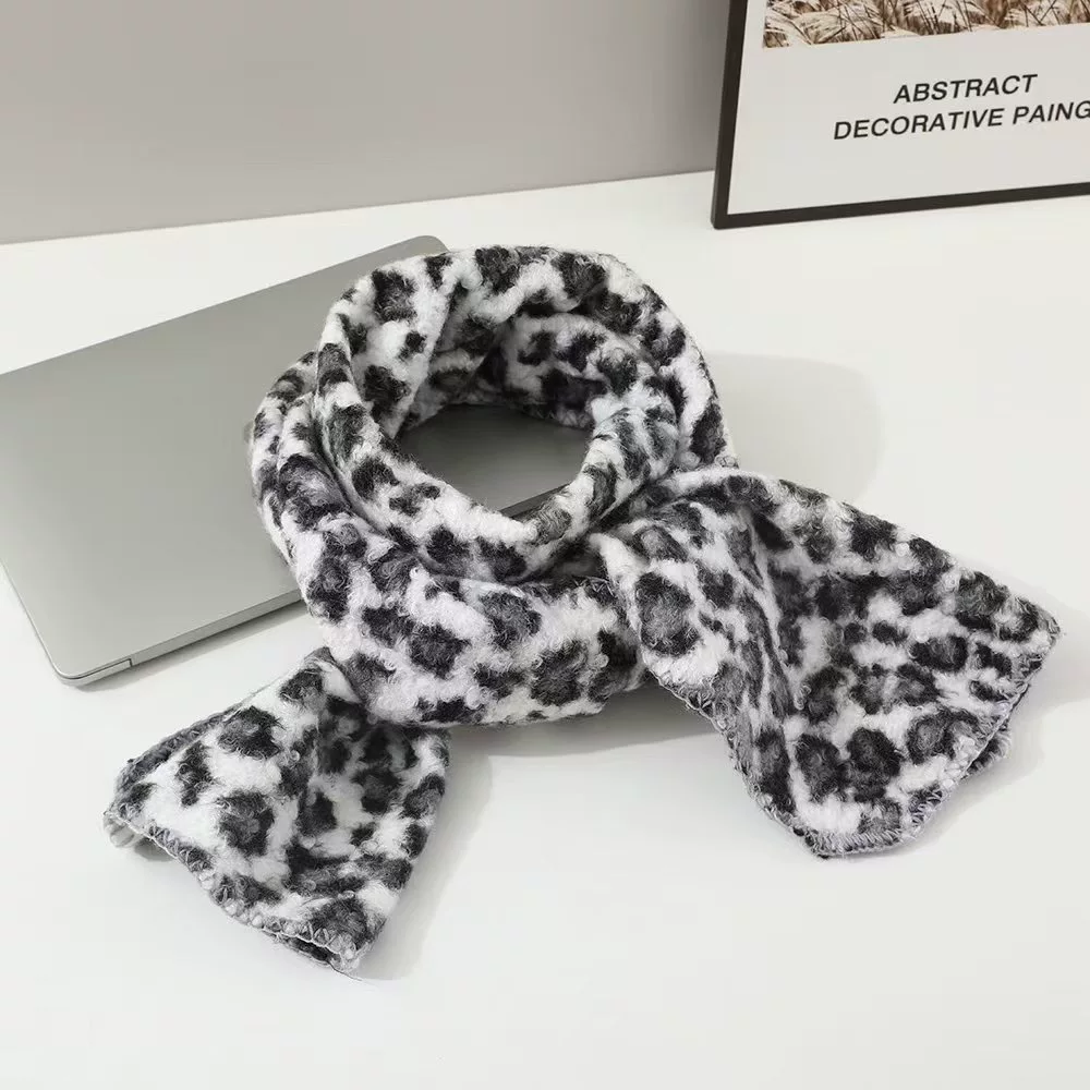 Curly lamb‑wool leopard scarf, demi‑season, European style, lightweight 0.2 kg