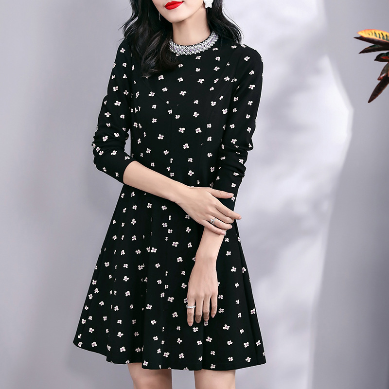73753 Autumn New Women's Dress with Half High Collar, Heavy Beading, Plum Blossom Print, Slimming Waist, Flared Hem, Long Sleeves 73753 Autumn New Women's Dress with Half High Collar, Heavy Beading, Plum Blossom Print, Slimming Waist, Flared Hem, Long Sleeves
