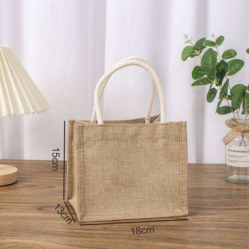 El modelo de imitación de cáñamo tiene 18 de largo, 13 de ancho y 15 de alto; Color natural del yute; Yute