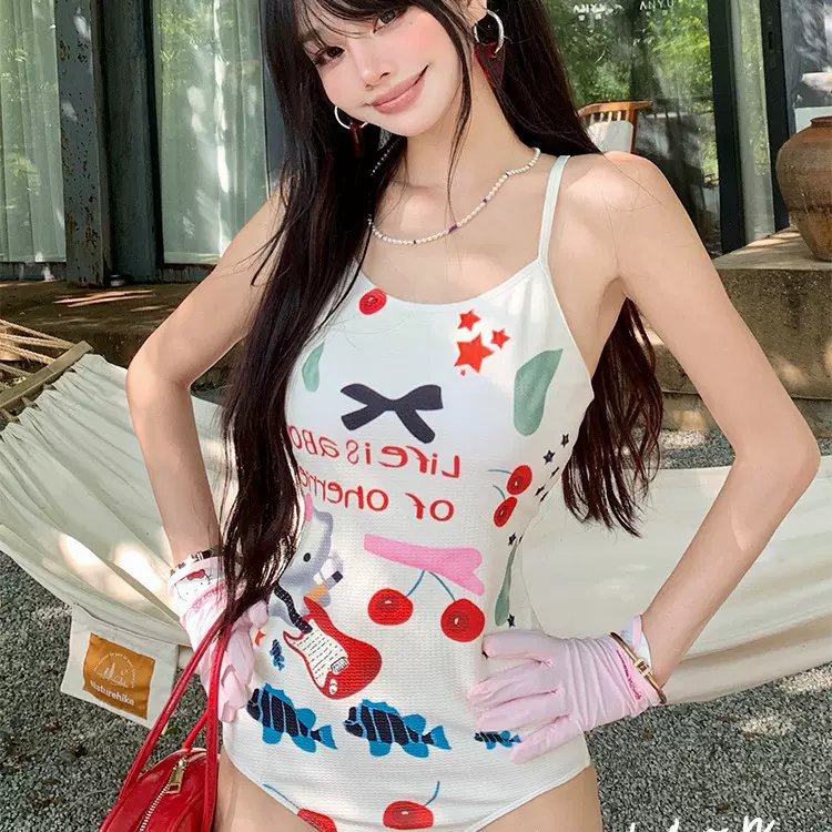 纯欲辣妹小胸夏季新款外穿吊带背心比基尼紧身性感印花连体泳衣女