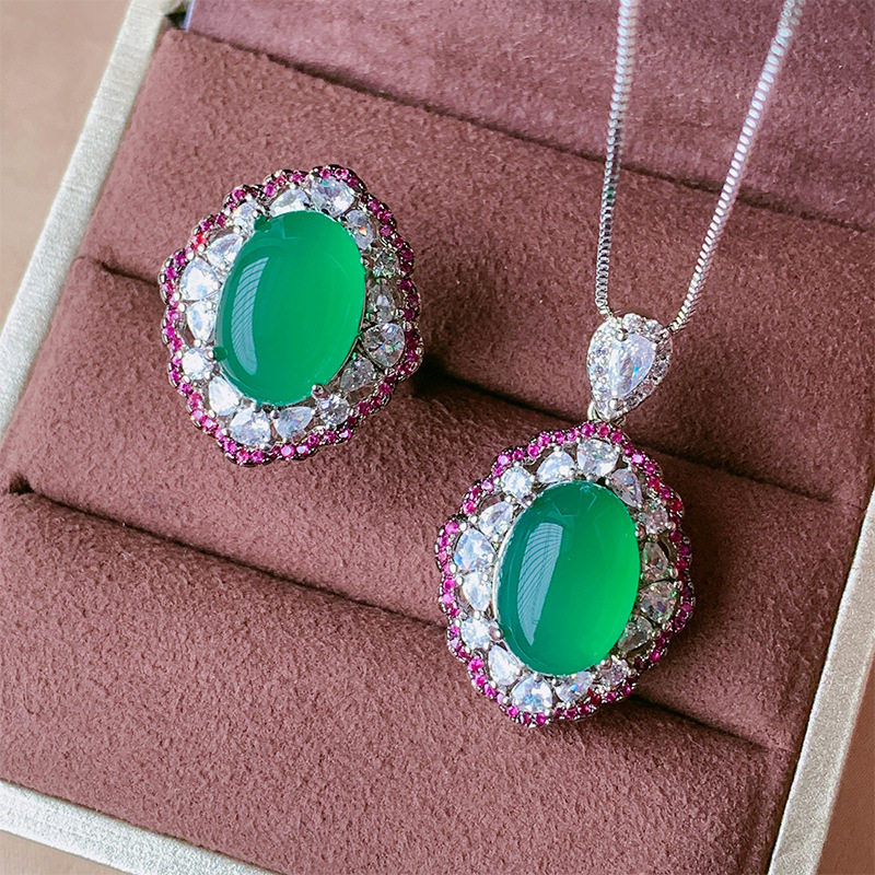 Zhuang Sheng joyas fondo de cobre chapado en oro de hielo plantación fluorescente simulación verde Calcedonia llanura temperamento superficie traje 10*14