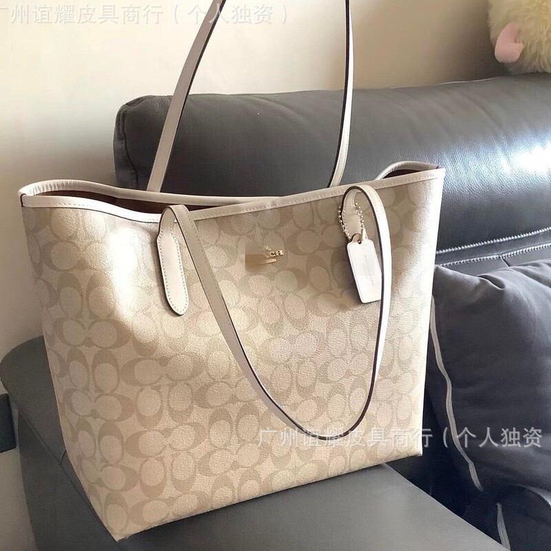 Koujia's New City33 Tote Bag, Large-Capacity Fashionable Commuter Shopping Bag, Fashionable and Versatile Hand-Held Shoulder Bag for Women Koujia's New City33 Tote Bag, Large-Capacity Fashionable Commuter Shopping Bag, Fashionable and Versatile Hand-Held Shoulder Bag for Women