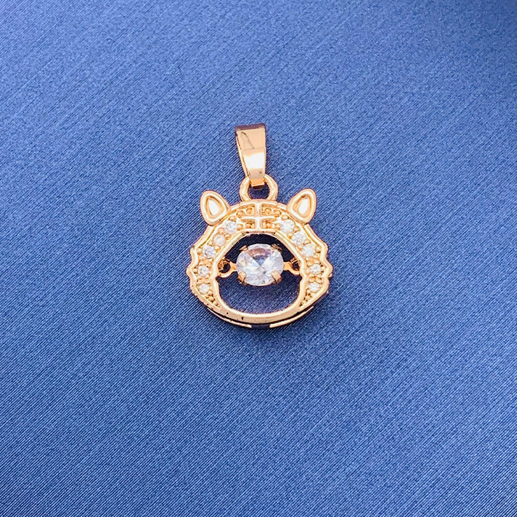 百種類のペンダントは心のままにファッションの経典を配合します。カップルの美しいペンダントは親友のアクセサリーを送ります。