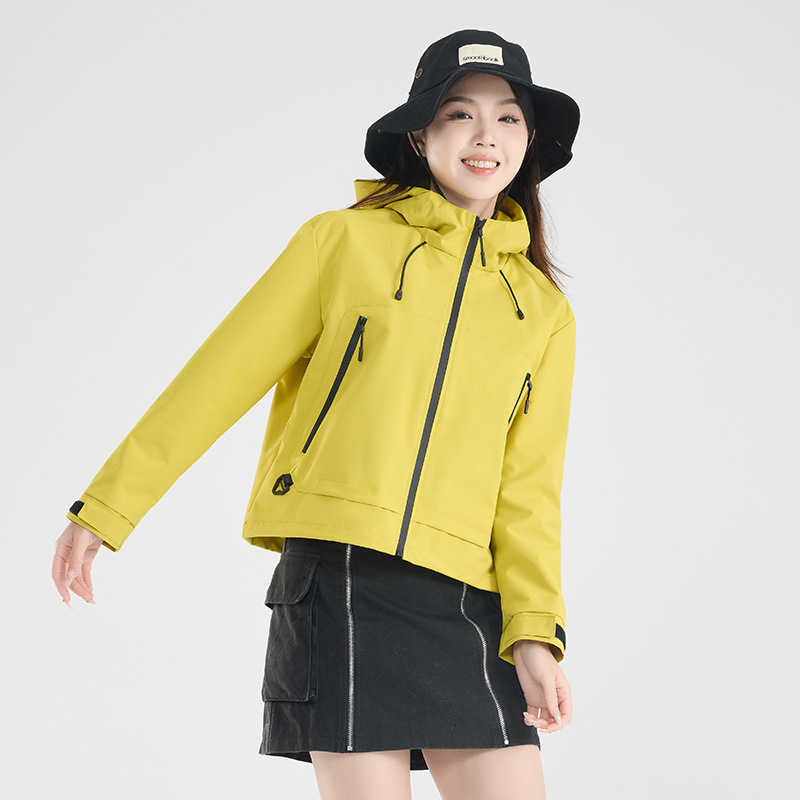 레몬 옐로우 여성 모델