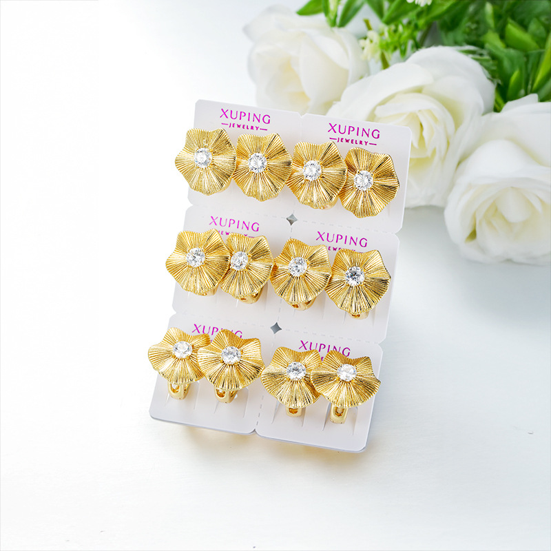 Xuping Europa y América transfronterizas aleación de cobre chapado 14k color incrustado gemas artificiales flores pendientes de moda personalidad pendientes