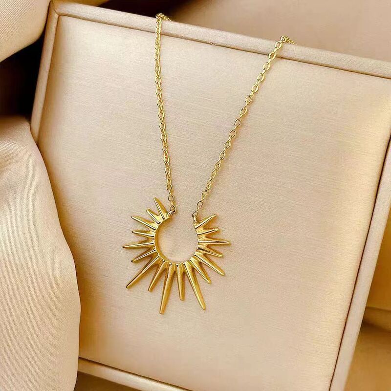 Golden Sun Pendant Necklace Women's Fashionable Elegant Jewelry Irregular Cold Wind Lustrous Accessories Collarbone Chain