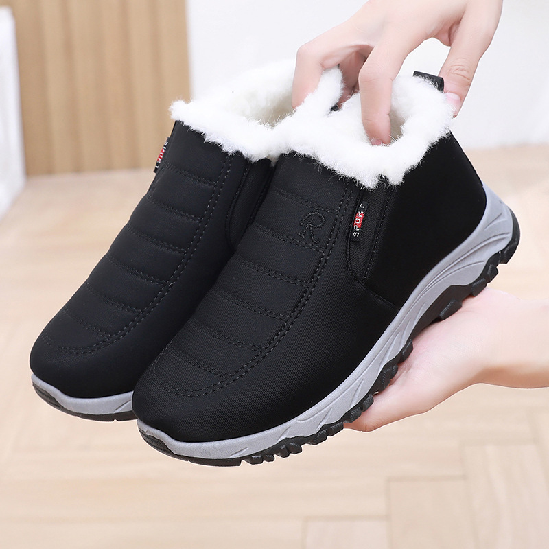 Warm low boots