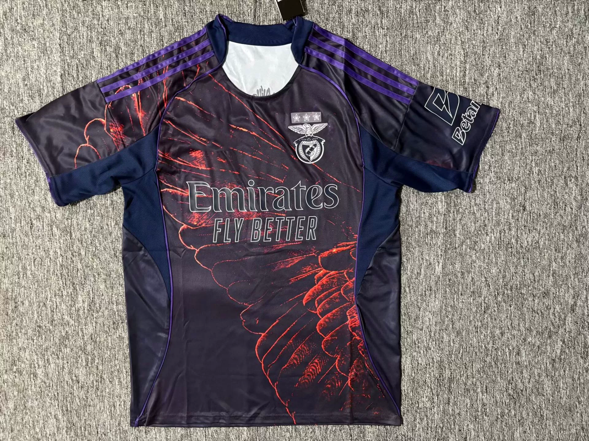 Коллекция футбольных футболок Barcelona Real Madrid Bayern Ajax Napoli Paris FC — разные дизайны, размеры S–XXL
