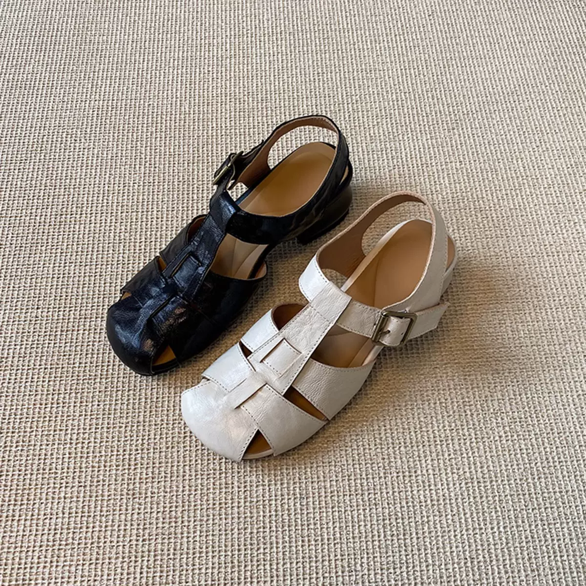 学院风镂空编织小羊皮方头猪笼鞋百搭粗跟一字带包头罗马凉鞋女夏