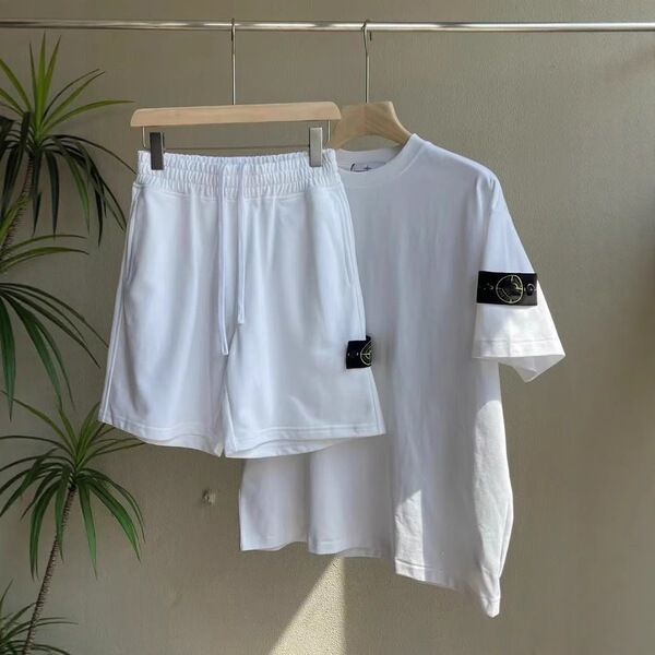 Fashionable solid color sports suit