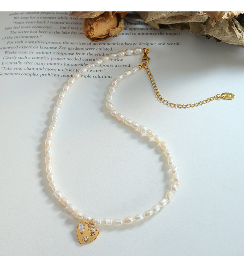 Retro Heart Shape Brass Inlay Artificial Pearls Zircon Pendant Necklace 1 Piece