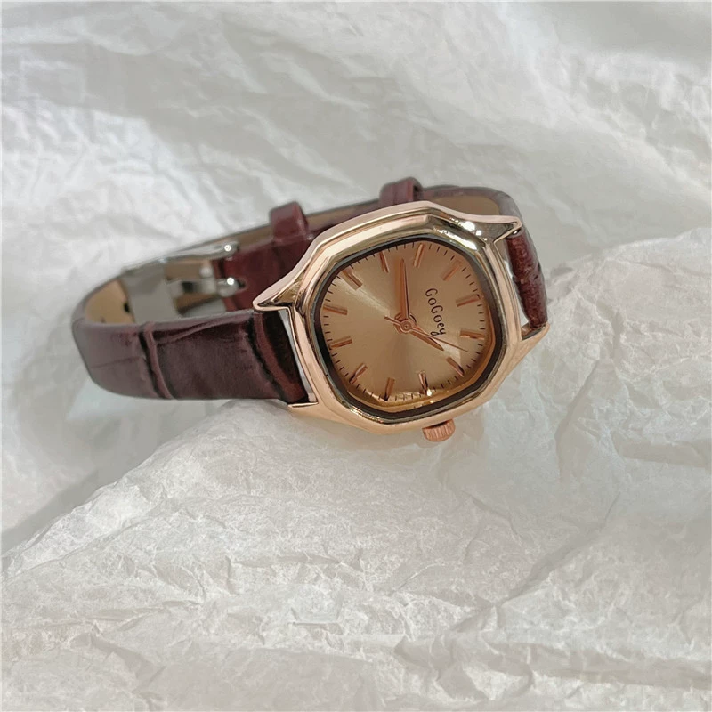Ку наблюдаю: переводился как "Small sugar cube watch for girls student party simple"
