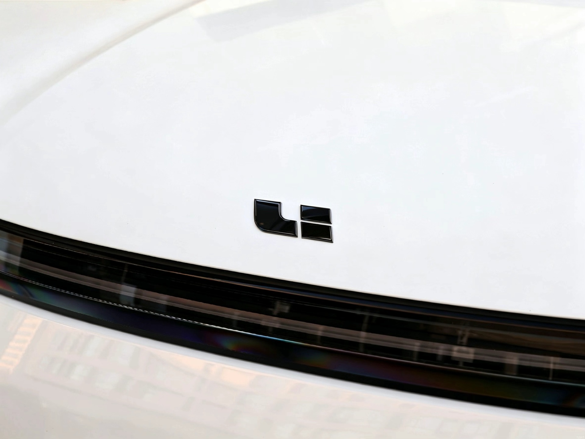 Ideal L8 Livis Front Emblem, Rear Emblem, English Letter Emblem, Car Emblem, Hood Emblem, Trunk Lettering, Tailgate Blackening