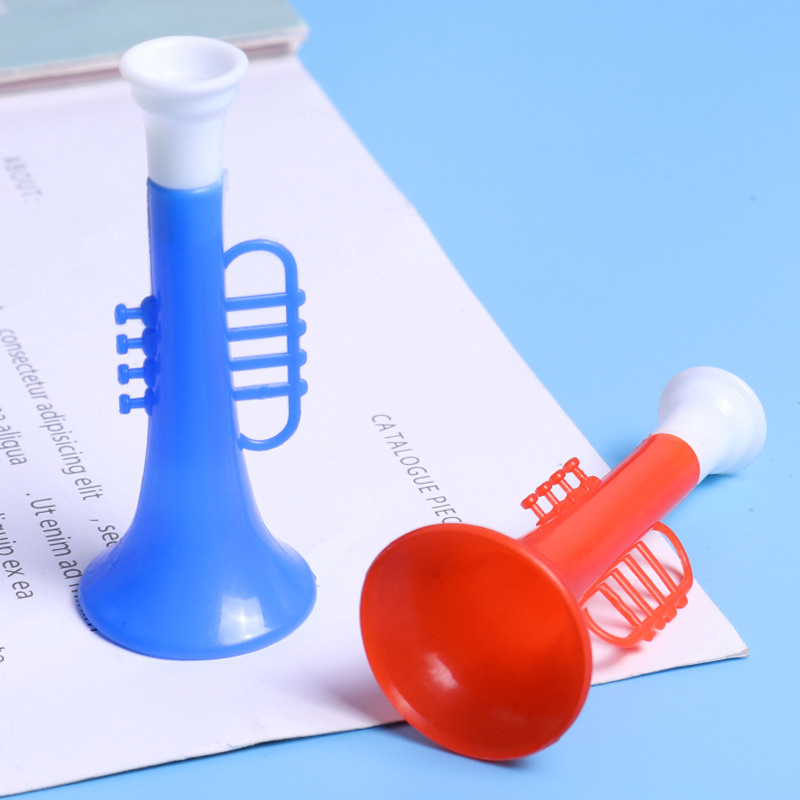 Mini cuerno pequeño juguete pequeño para niños doble festival bebé dibujos animados plástico jardín de infantes viento pequeño instrumento musical premio al por mayor