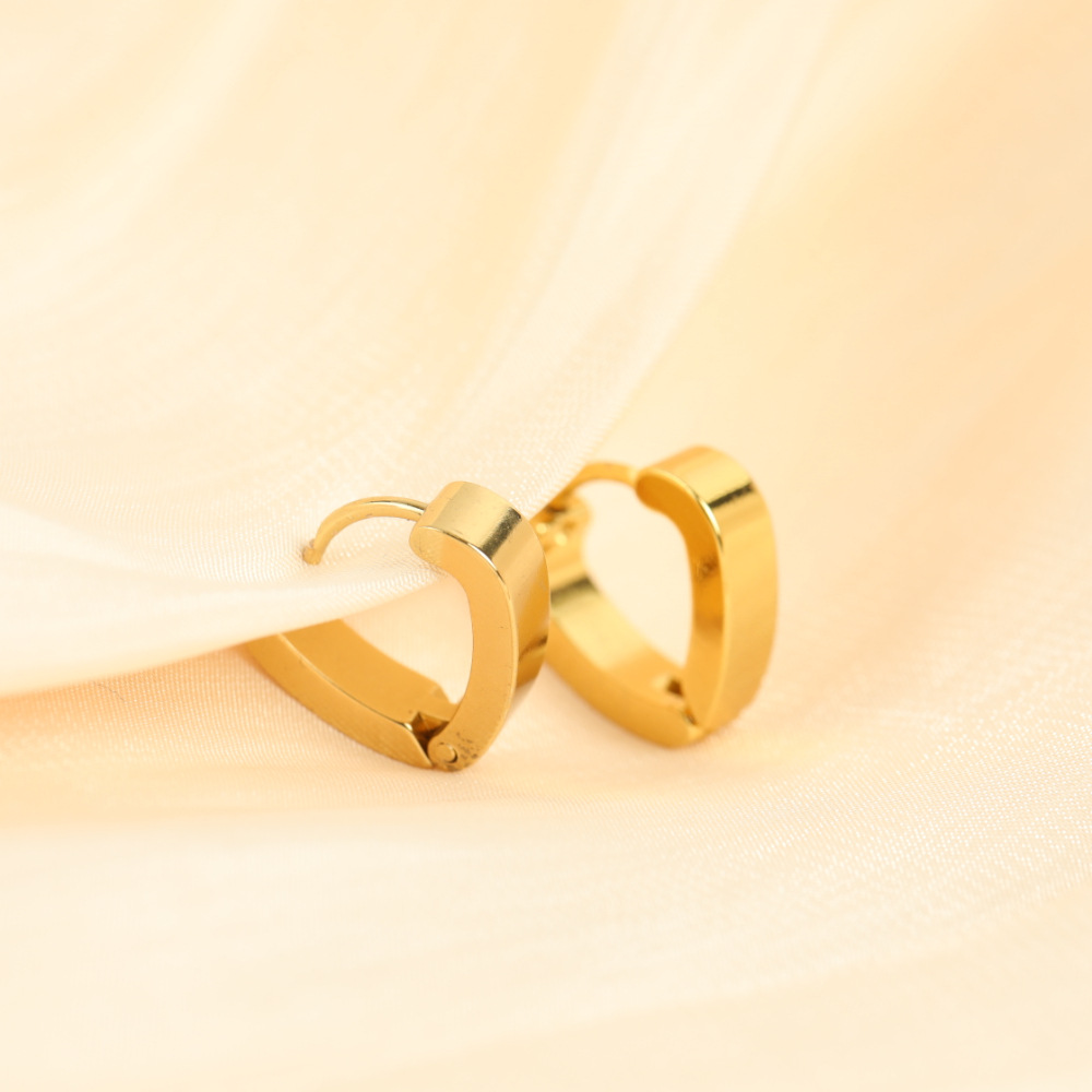 Fashion Simple Heart 18k Gold Stainless Steel Earrings Three-piece Set display picture 3