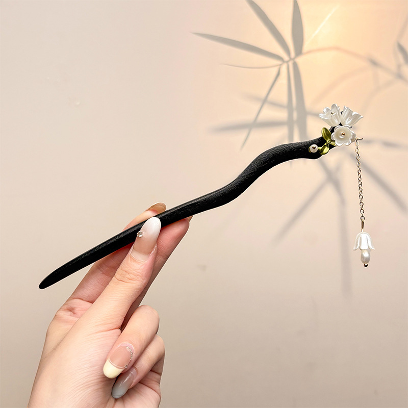 Nueva horquilla china 2025 nuevo estilo estilo antiguo horquilla mujer falda de cara de caballo de alta calidad estilo nacional horquilla de madera paso a paso horquilla tocado